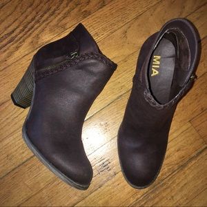 NEW Short Brown Boots